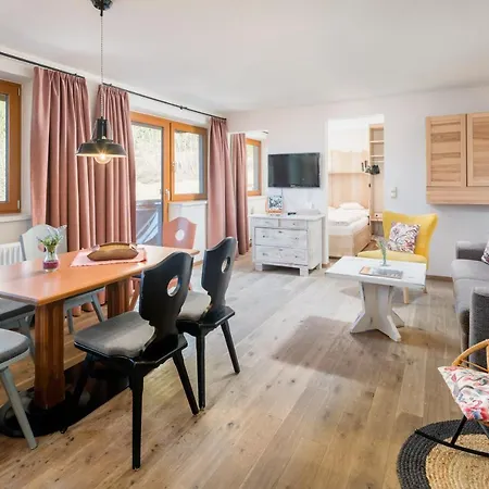 Der Tannenhof Hotell Reutte