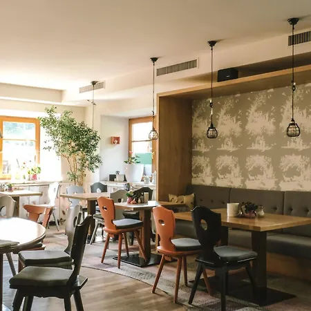 Der Tannenhof - Radfahrerhotel Szálloda 3*