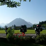 Der Tannenhof - Radfahrerhotel Otel Reutte