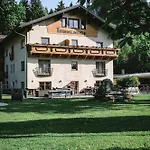 Der Tannenhof - Radfahrerhotel Otel 3*